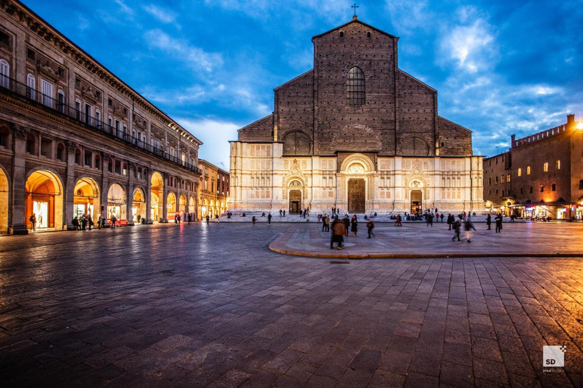 Urbanicooh Guidozagni - Piazza Maggiore View Bologna Exteriör bild