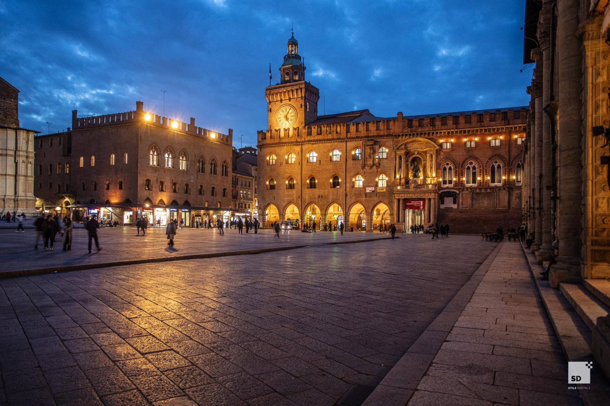 Urbanicooh Guidozagni - Piazza Maggiore View Bologna Exteriör bild