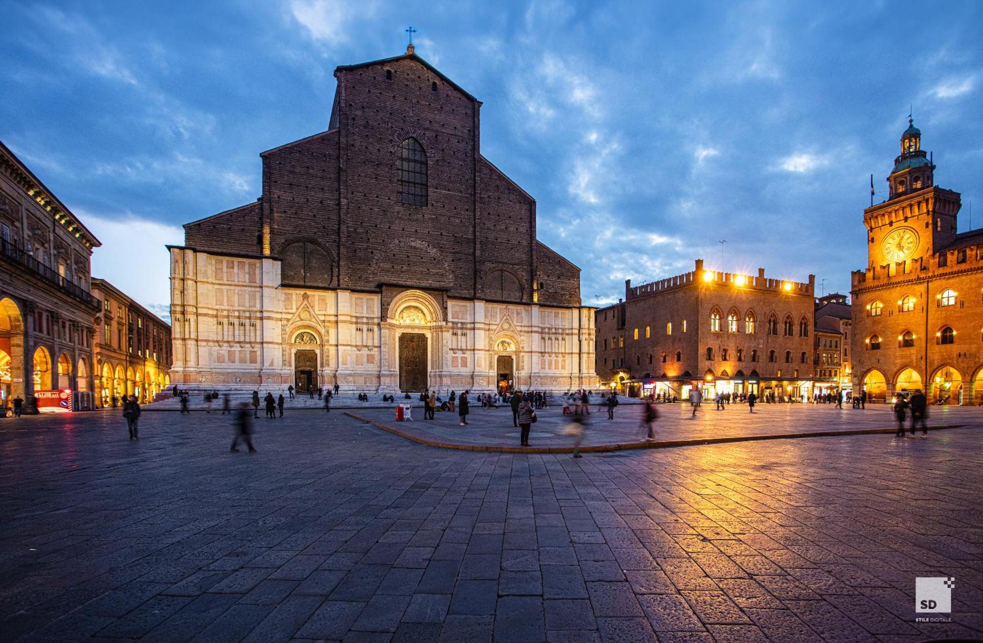 Urbanicooh Guidozagni - Piazza Maggiore View Bologna Exteriör bild