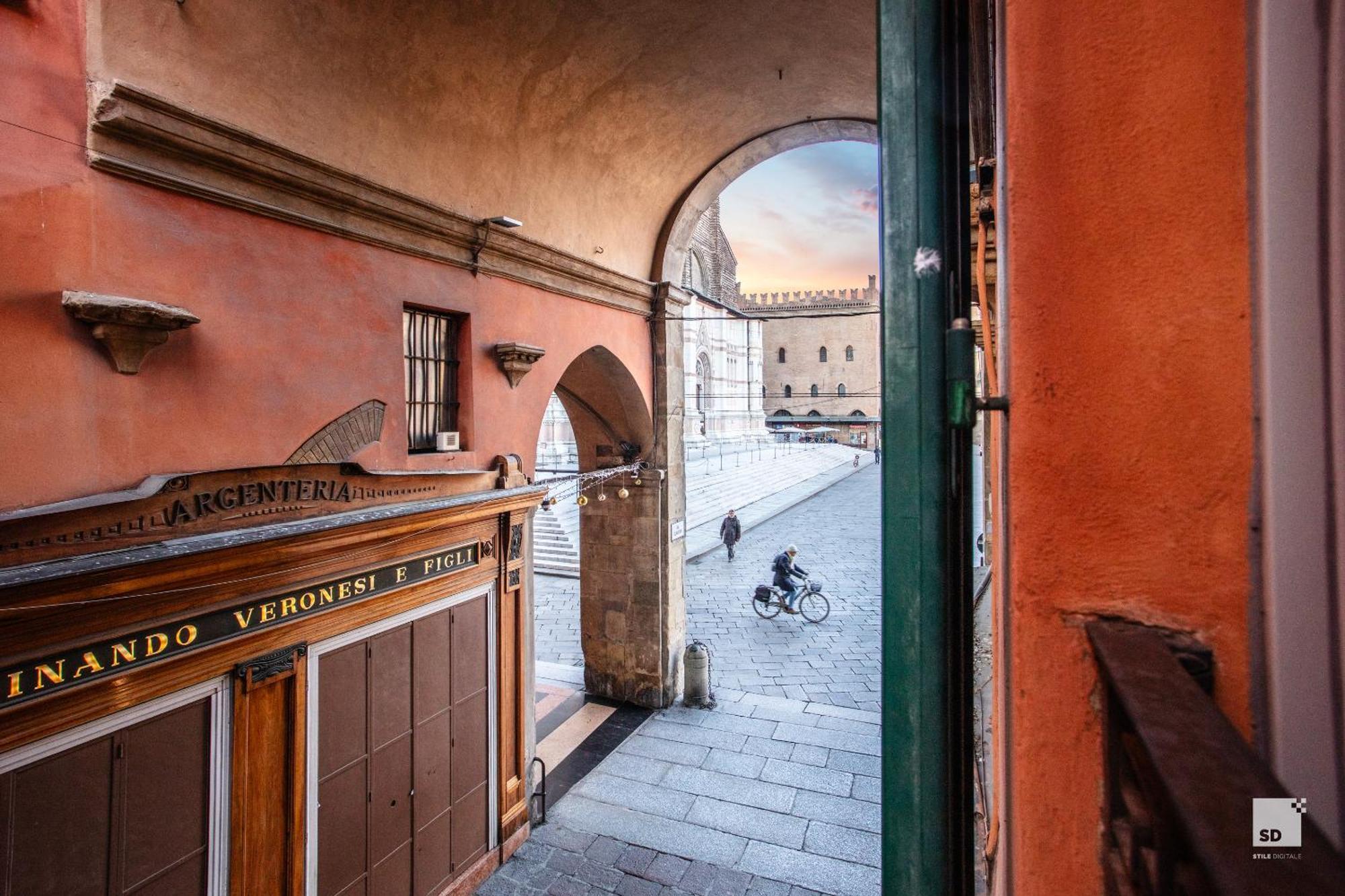 Urbanicooh Guidozagni - Piazza Maggiore View Bologna Exteriör bild