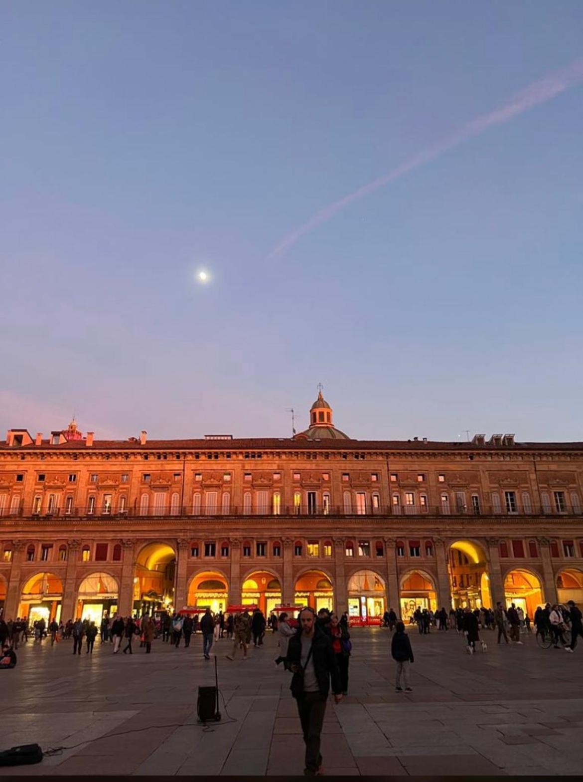 Urbanicooh Guidozagni - Piazza Maggiore View Bologna Exteriör bild